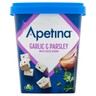 Arla Apetina Ser biały sałatkowy w kostkach z czosnkiem i pietruszką 200 g